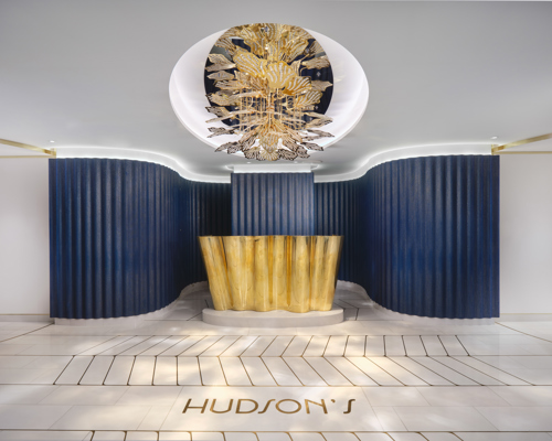 NCL Prima Hudsons Entrance
