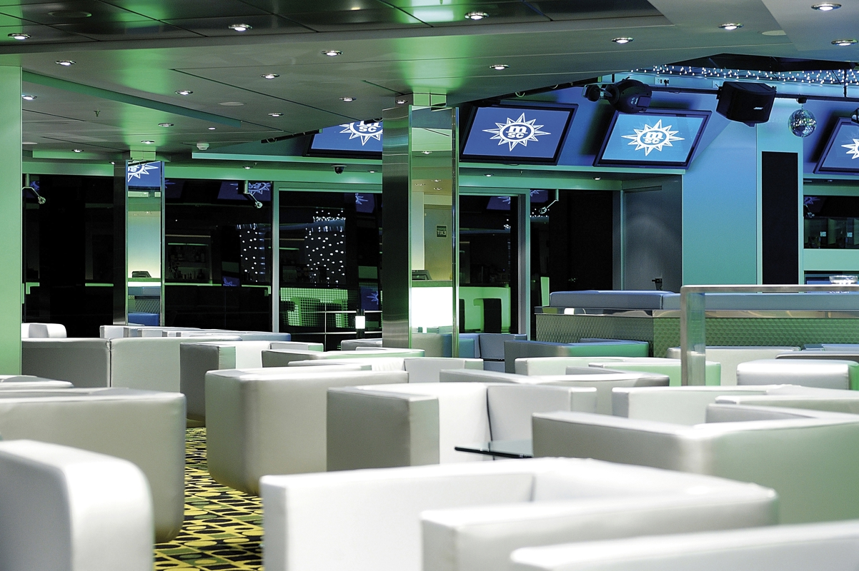 MSC Cruises MSC Poesia Disco 3.jpg