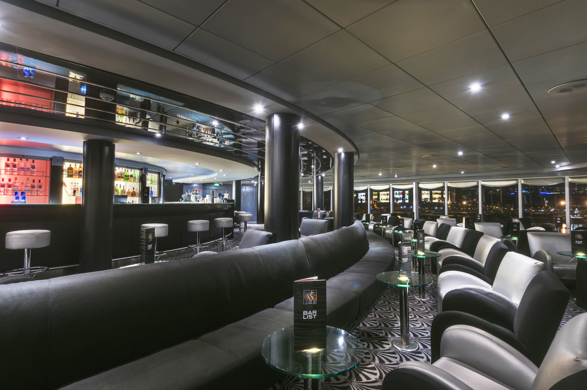 MSC Cruises MSC Armonia Starlight Disco 2.jpg