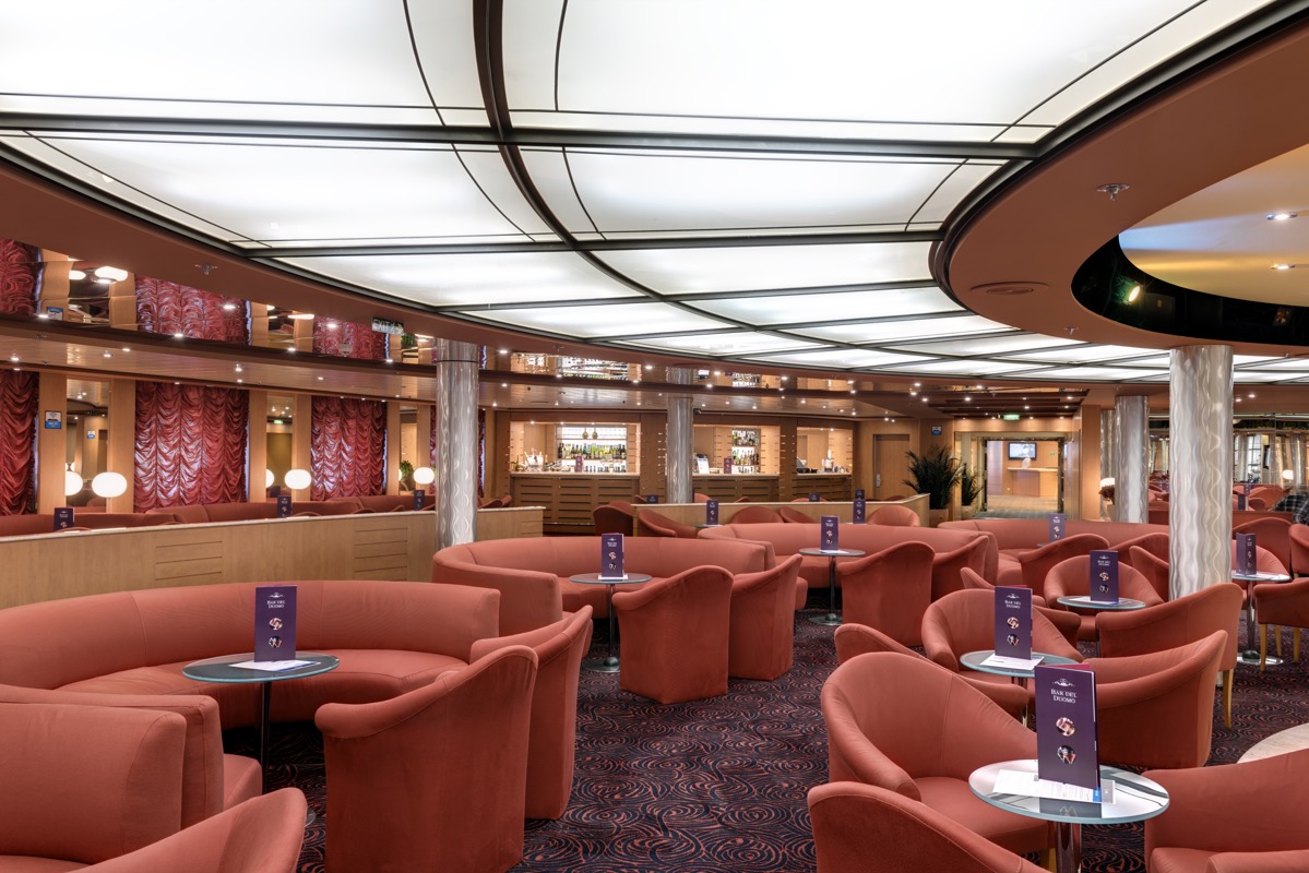 MSC Cruises MSC Armonia Bar del Duomo 2.jpg