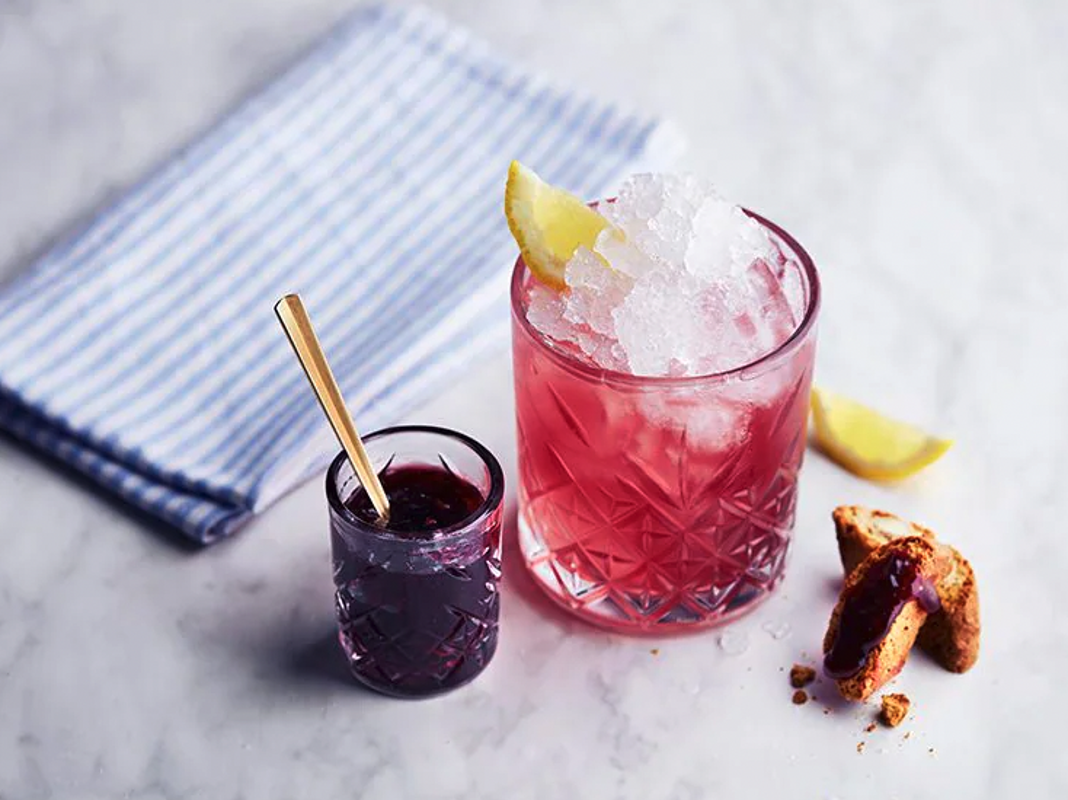 P&O Iona Andersons Bar.png