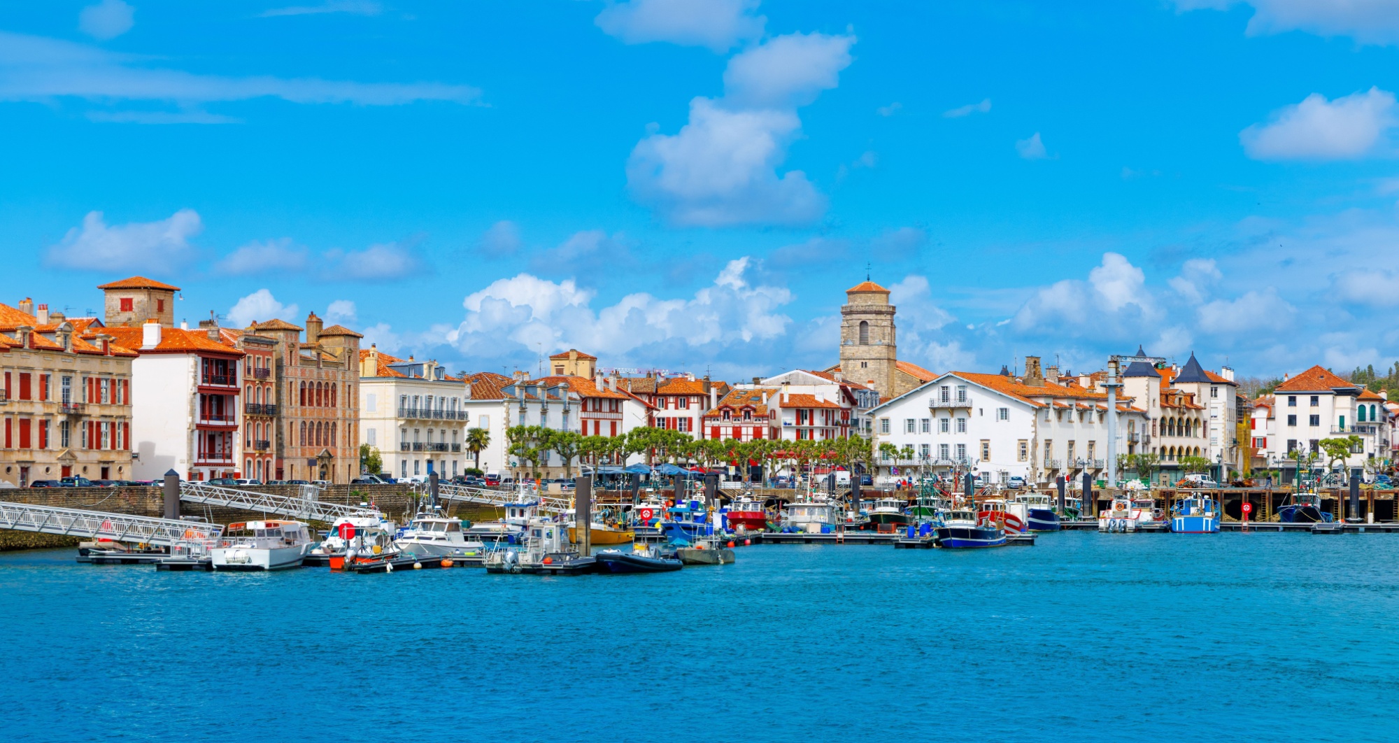 Shutterstock 2302574583 Saint Jean De Luz France