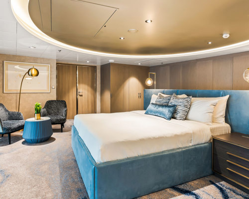 RCI Wonder of the Seas Royal Loft Suite 5.jpeg