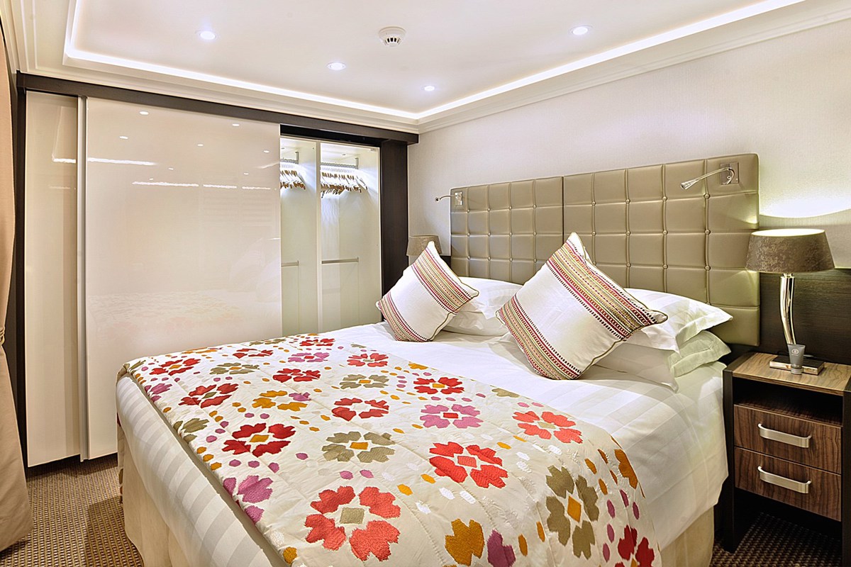 AmaWaterways AmaMora Accommodation Suite 5.jpg