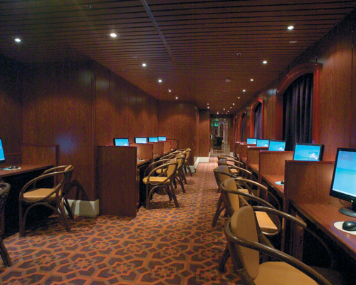 Carnival Freedom Internet cafe.jpg