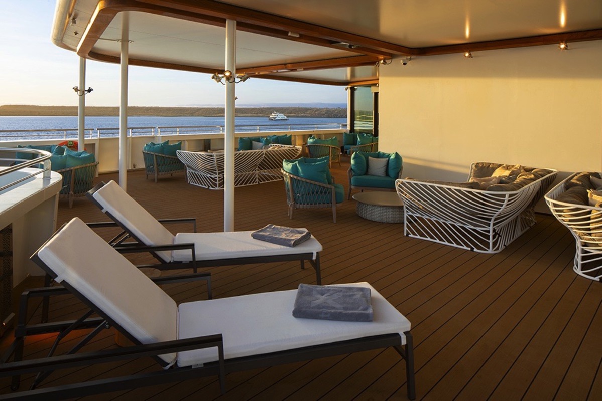 Celebrity Cruises Sunset Lounge 2.jpg