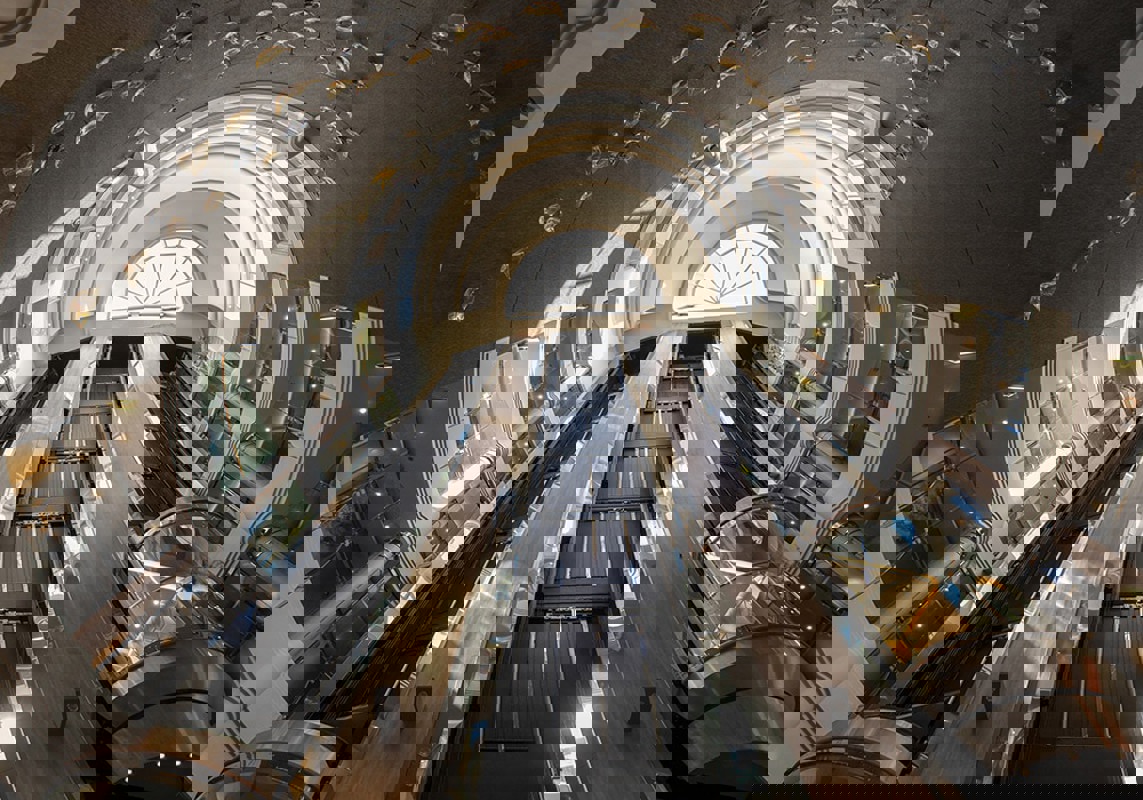 Regent Seven Seas Cruises - Seven Seas Mariner - Atrium.jpg