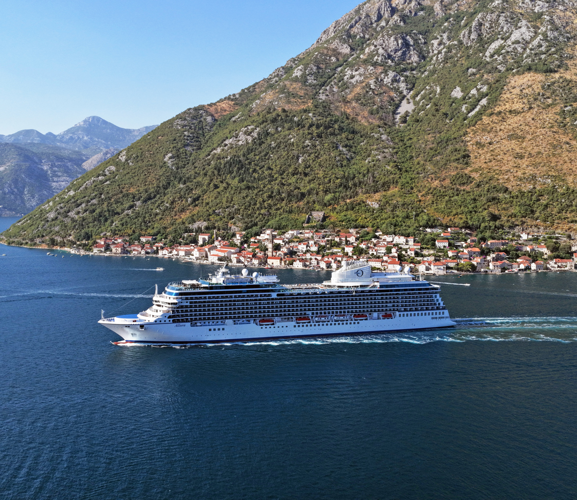 Oceania Allura in Kotor 