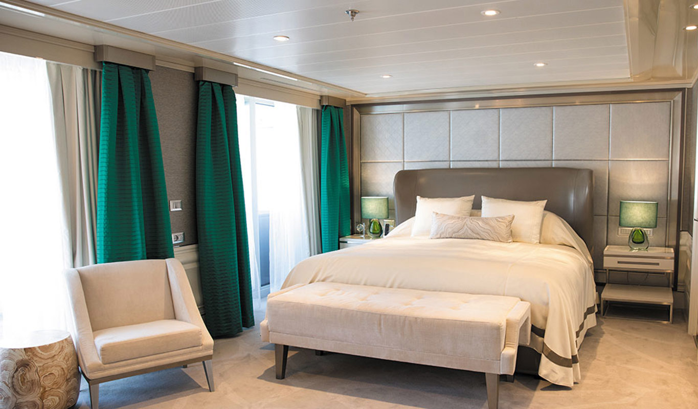 RSSC Seven Seas Splendor Grand Suite 3.jpg