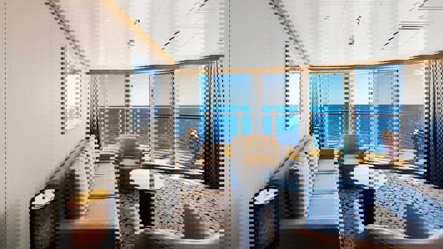 RCI UTOPIA Spacious AquaTheater Suite - 1 Bedroom.jpeg