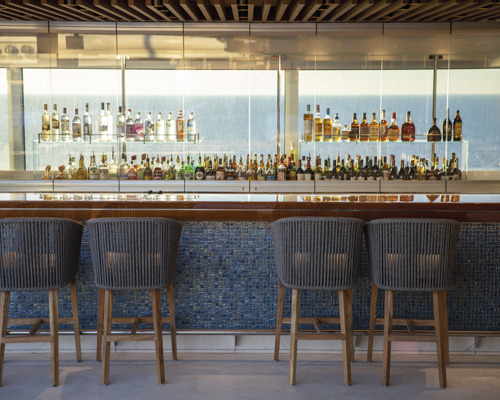 RSSC - Seven Seas Splendor - Entertainment - Pool Bar 2.jpg