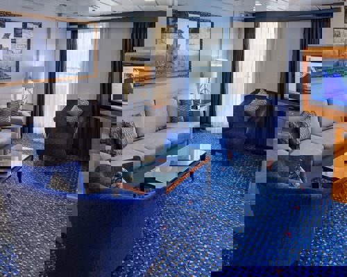 RCI Radiance of the Seas Owner's Suite 2.jpg