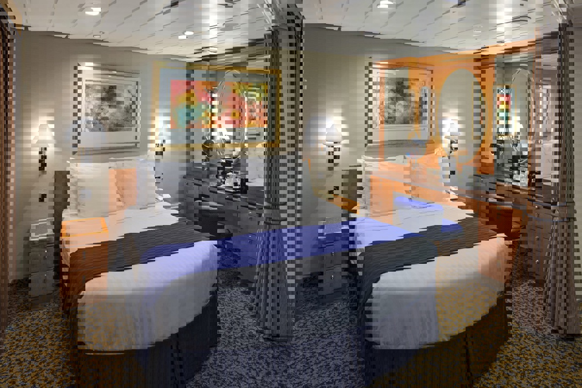 RCI Brilliance of the Seas Grand Suite 0.jpg