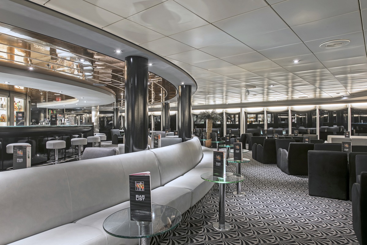 MSC Cruises MSC Sinfonia Pasha Club Disco 0.jpg