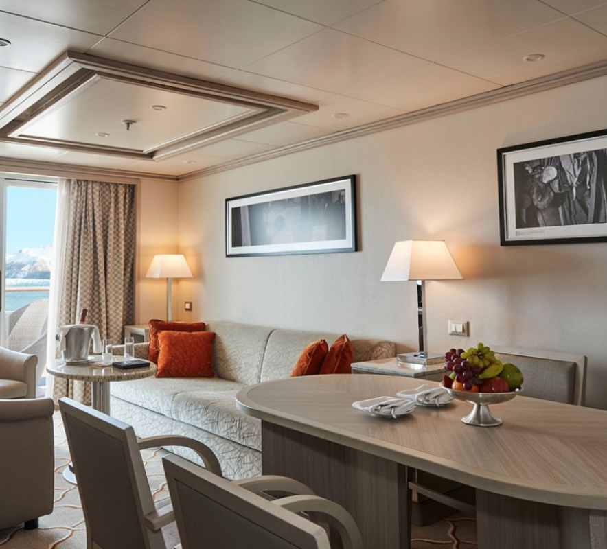 Silver medallion suite.png