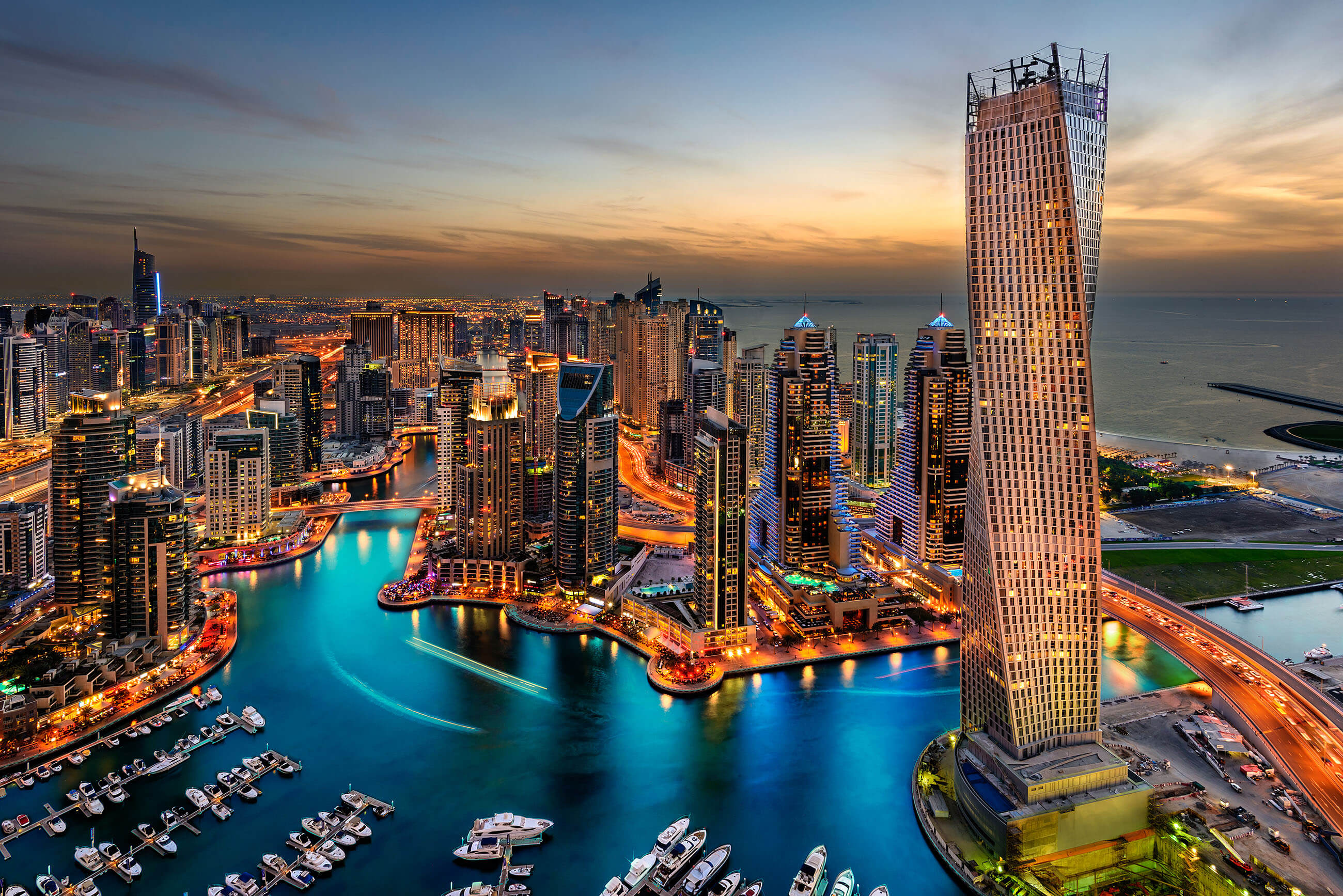 Dubai Shutterstock 151616084