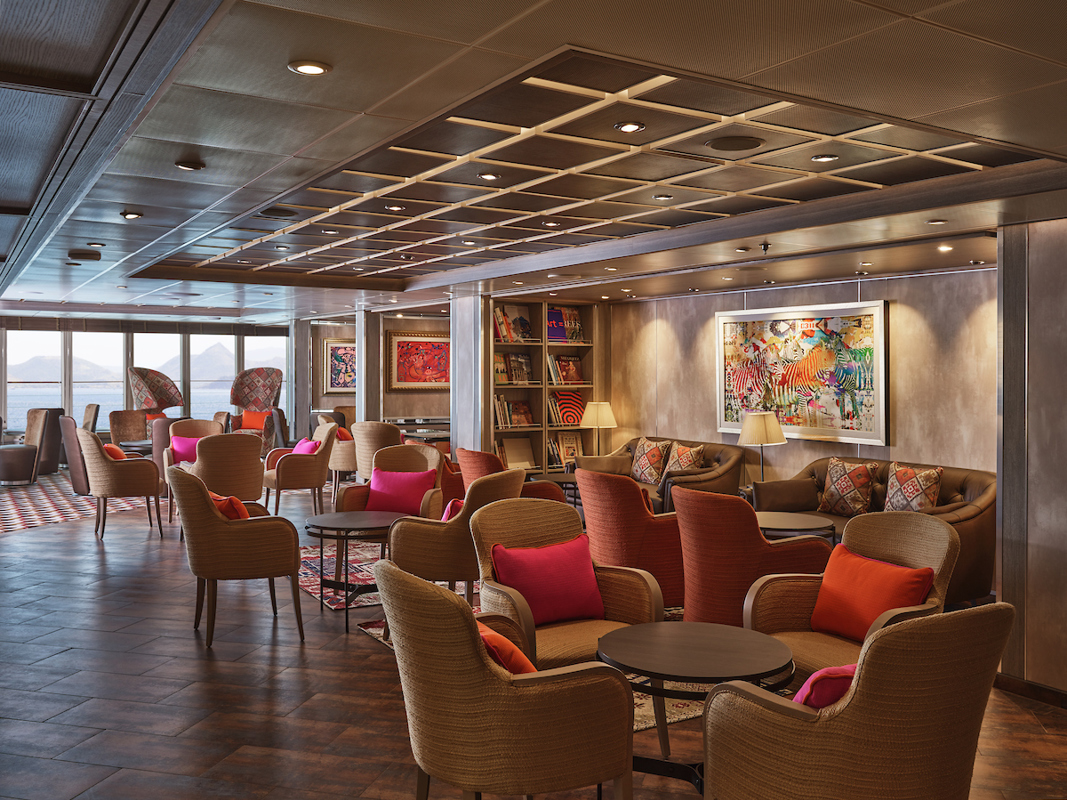 SilverSea Cruises Silver Moon Arts Cafe 3.jpg