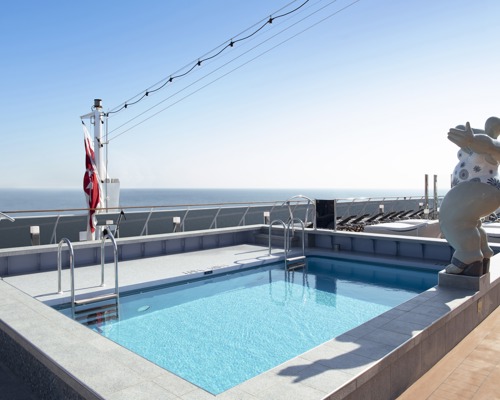 MSC Cruises MSC Belissima Horizon Pool 1.jpg