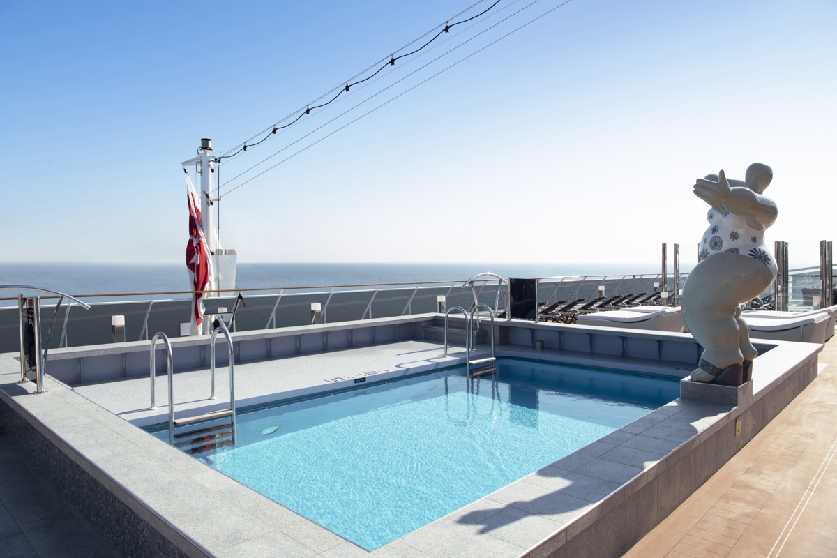 MSC Cruises MSC Belissima Horizon Pool 1.jpg