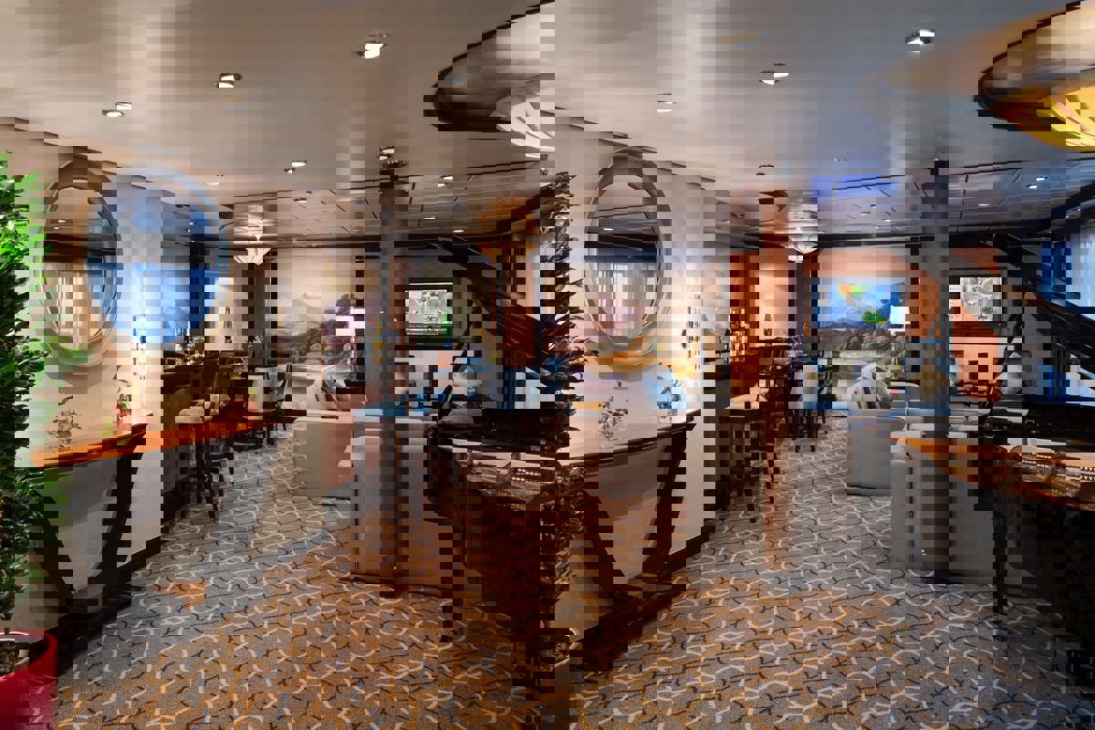 RCI Liberty of the Seas Royal Suite 4.jpg