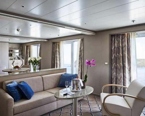 Silversea - Silver Shadow - Owners Suite 2.jpg