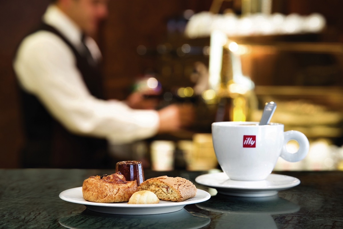 Oceania Cruises The Grand Bar 7.jpg