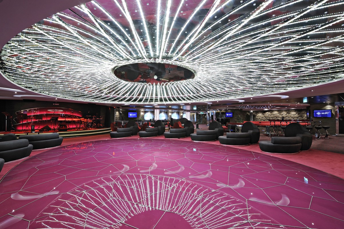 MSC Cruises MSC Splendida The Aft Lounge 1.jpg