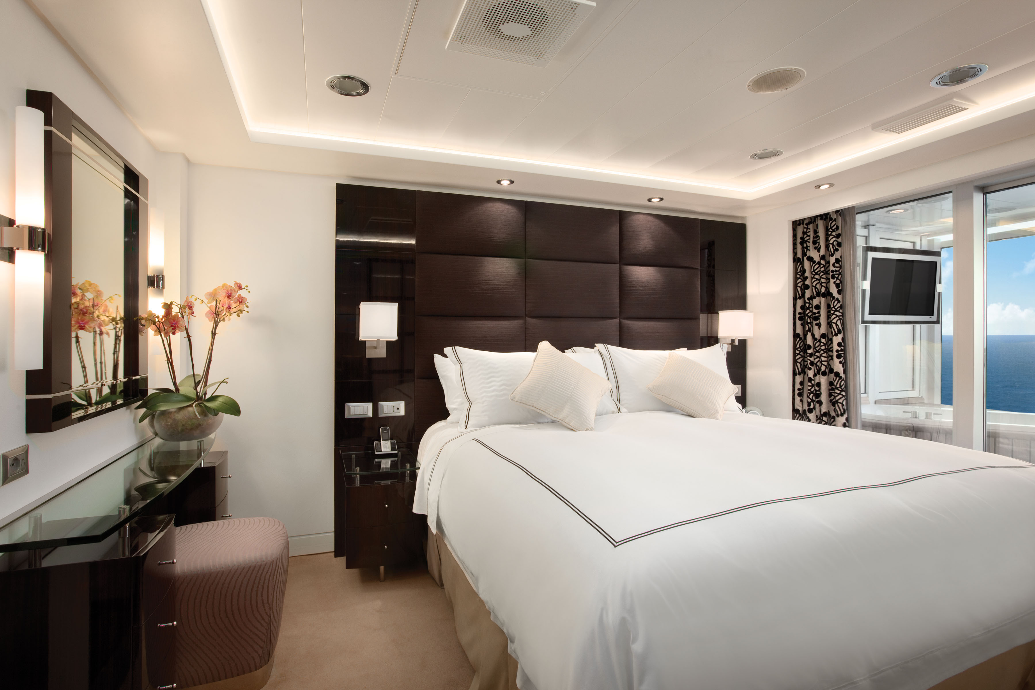 Oceania Suite