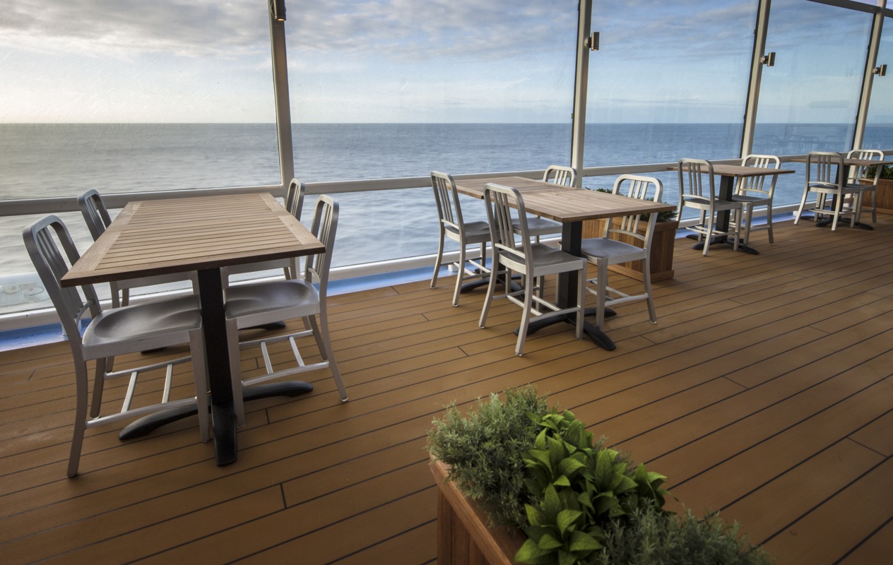 Royal Caribbean International Quantum of the Seas Interior Jamies 2.jpg