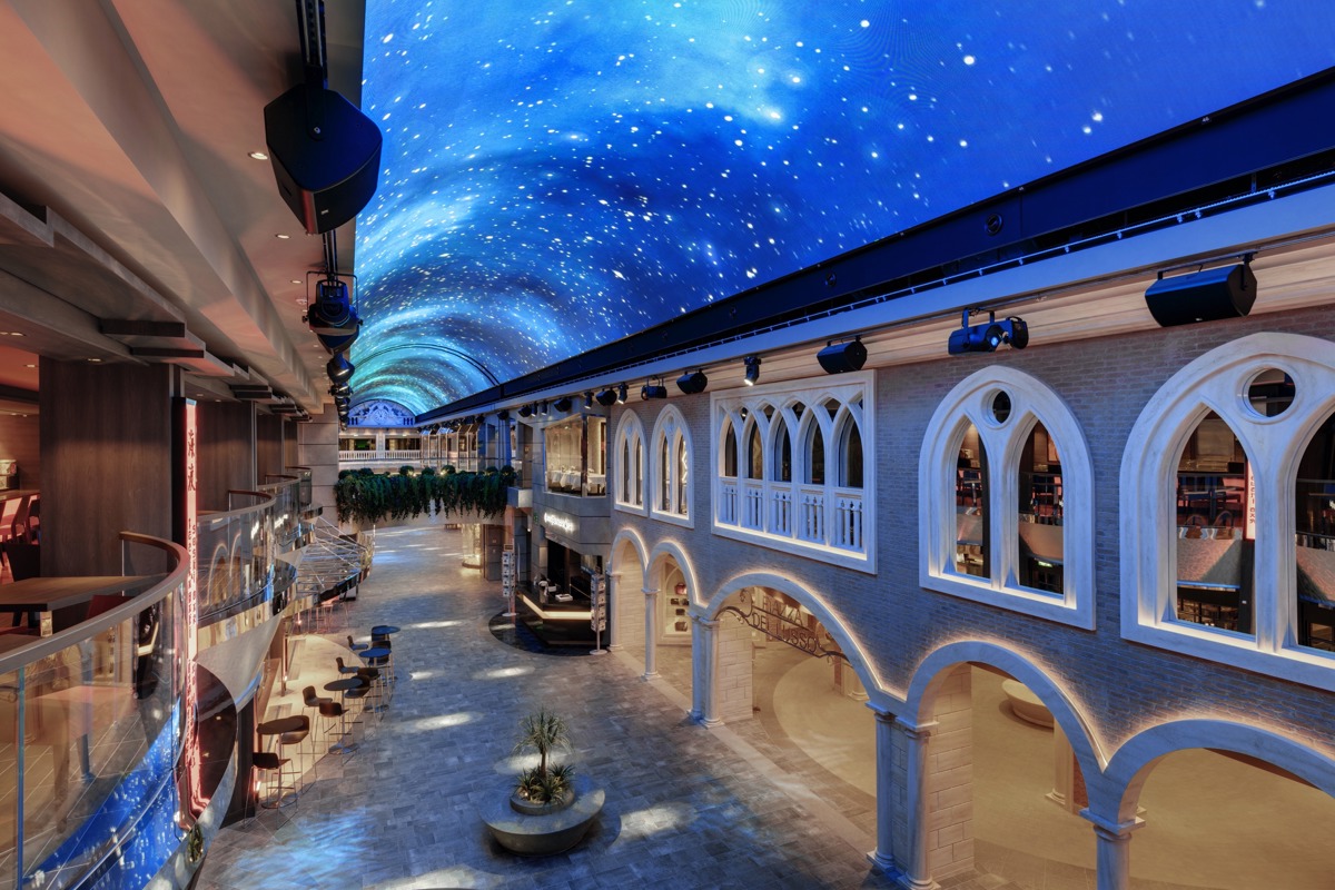 MSC Cruises MSC Grandiosa Galleria Grandiosa 1.jpg