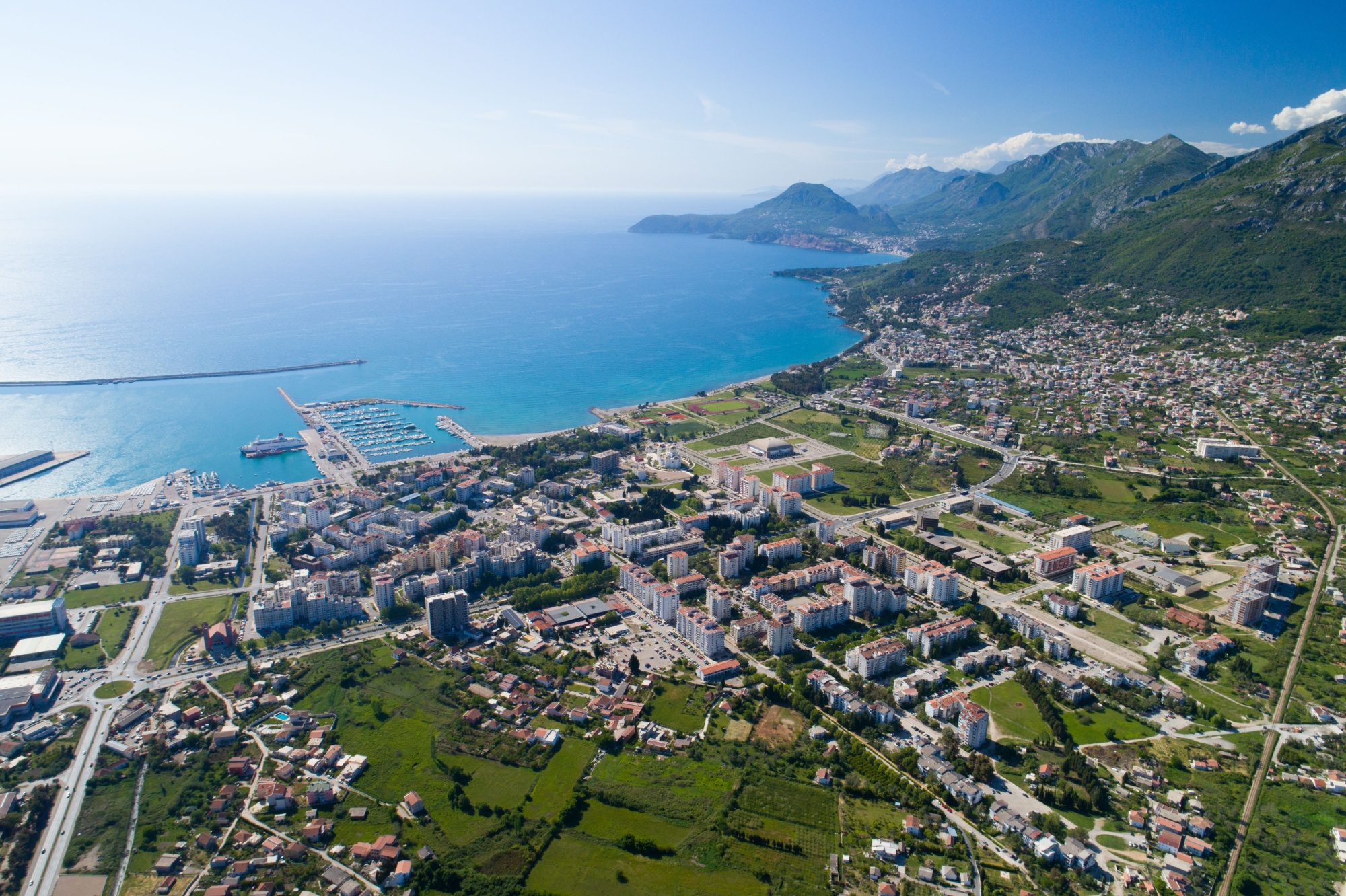 Shutterstock 633642584 Bar Montenegro