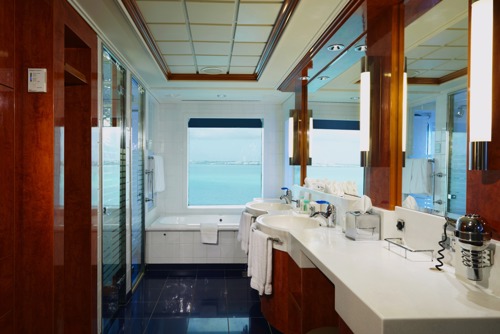 2-Bedroom Deluxe Family Suite with Balcony