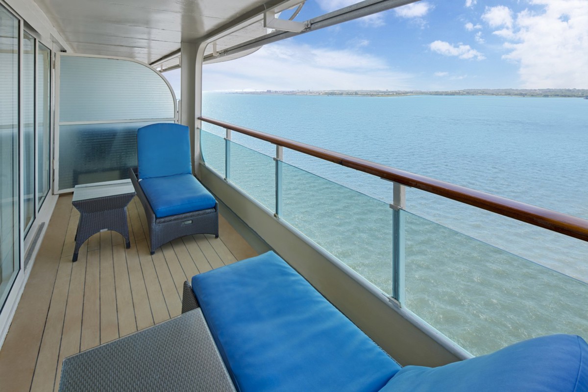 RCI Grandeur of the Seas - Owners Suite 3.jpg