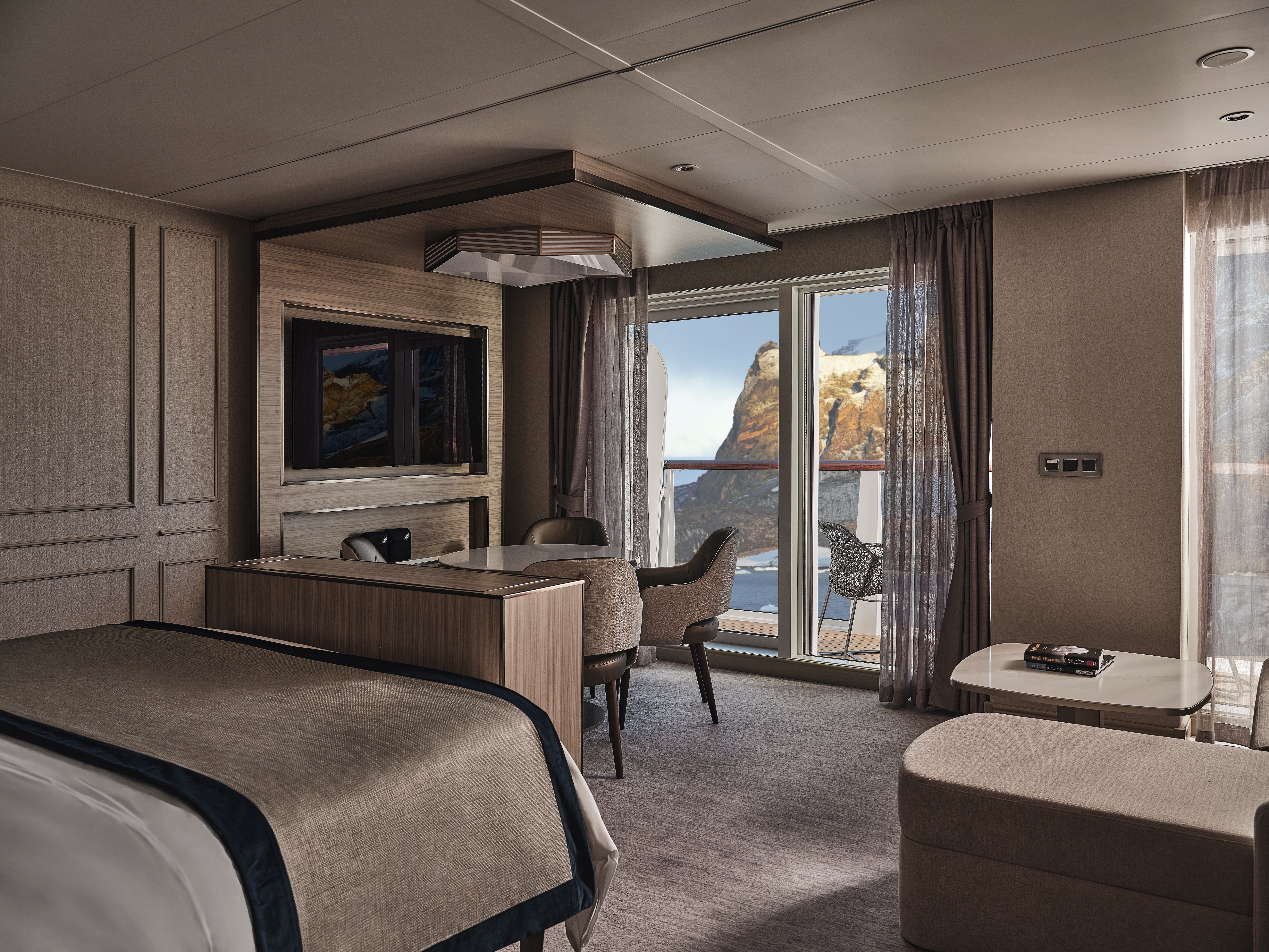 Silver Suite
