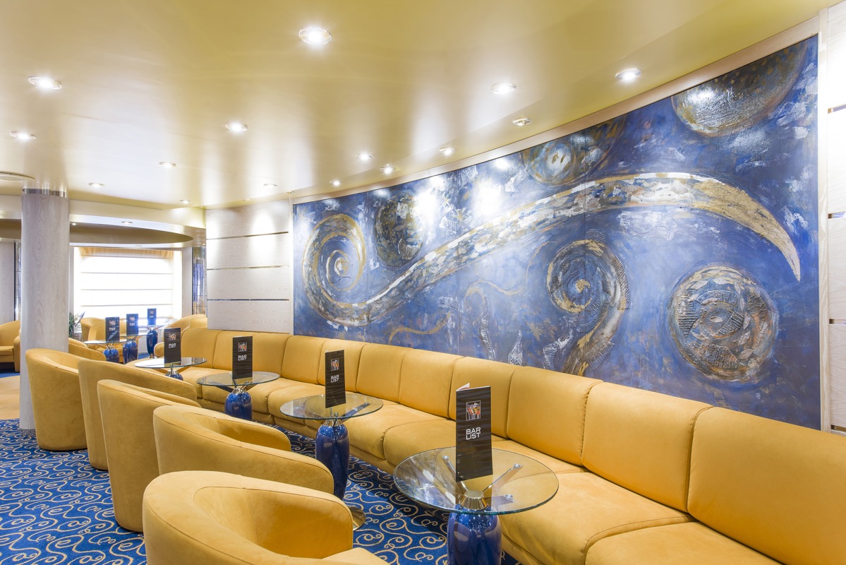MSC Cruises MSC Lirica Le Cabaret 1.jpg