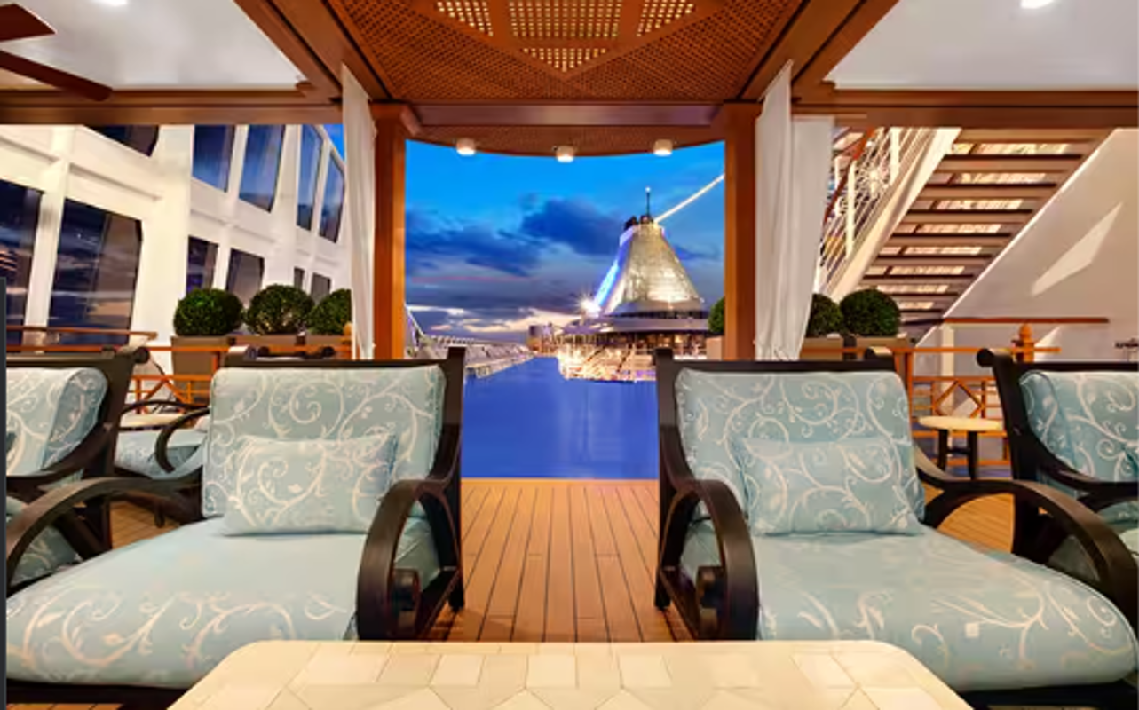 Oceania Riviera - Patio.png