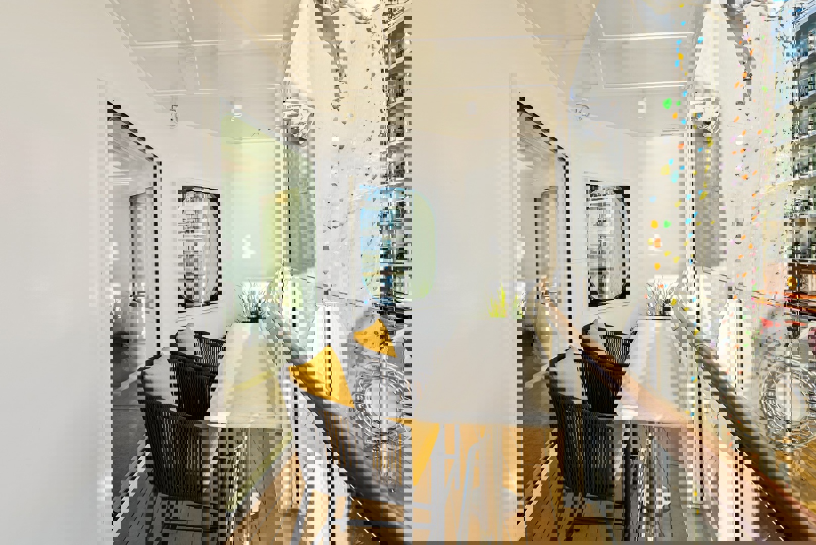 Spacious AquaTheater Suite Large Balcony - 2 Bedrooms