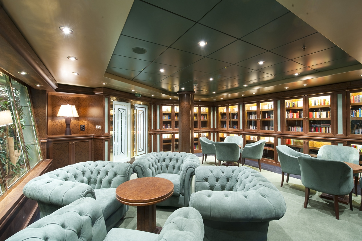 MSC Cruises MSC Magnifica Library 2.jpg