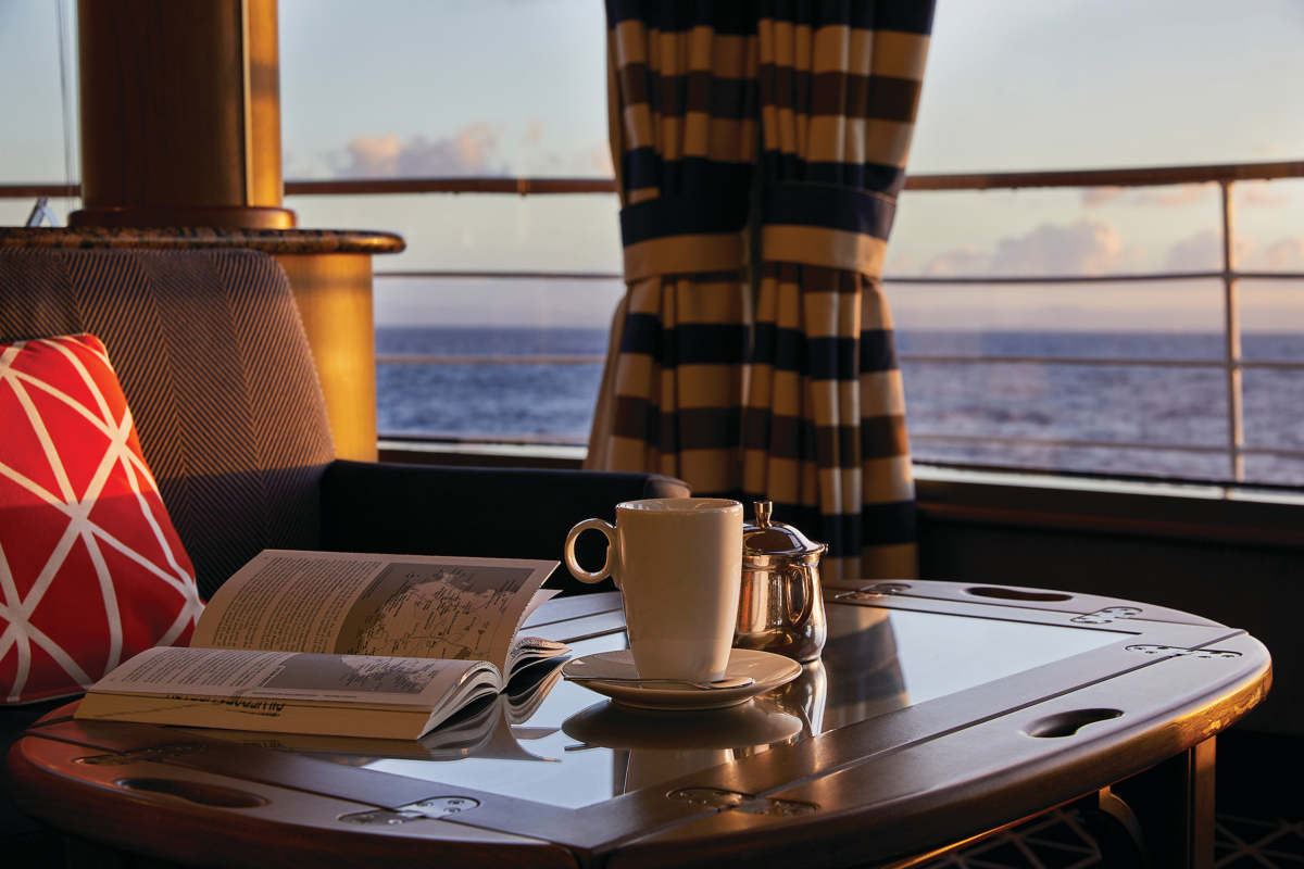Silversea - Silver Wind - Observation Lounge 1.jpg