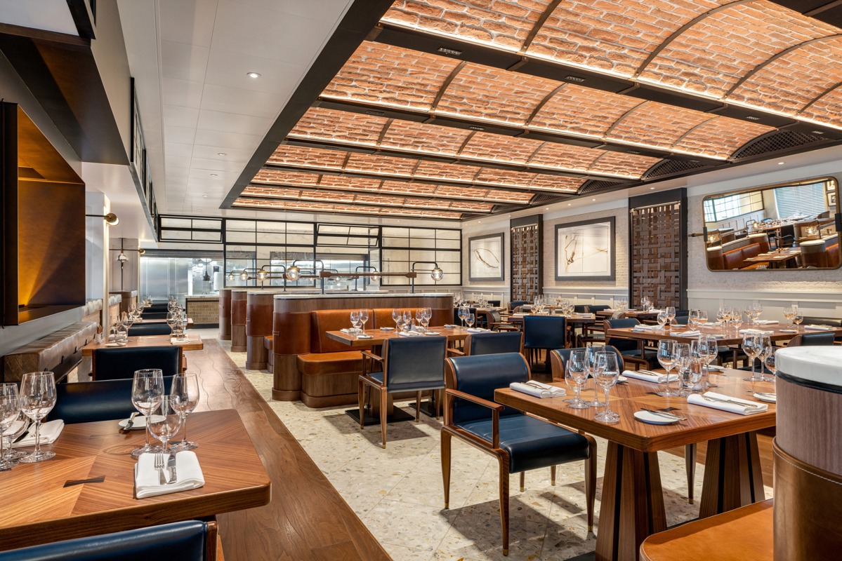 Oceania Cruises A-Class Ember 3.jpg