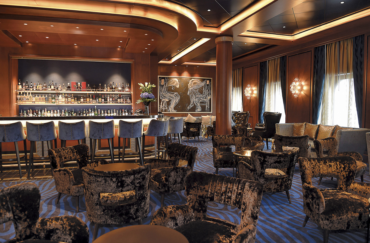 Regent Seven Seas EXPLORER Explorer Lounge 0.jpg