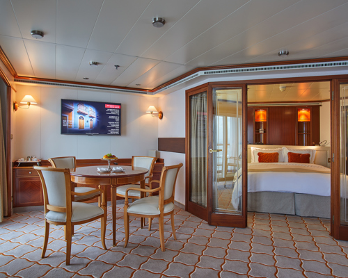 Silversea Cruises Silver Whisper Silver Suite 2.jpg