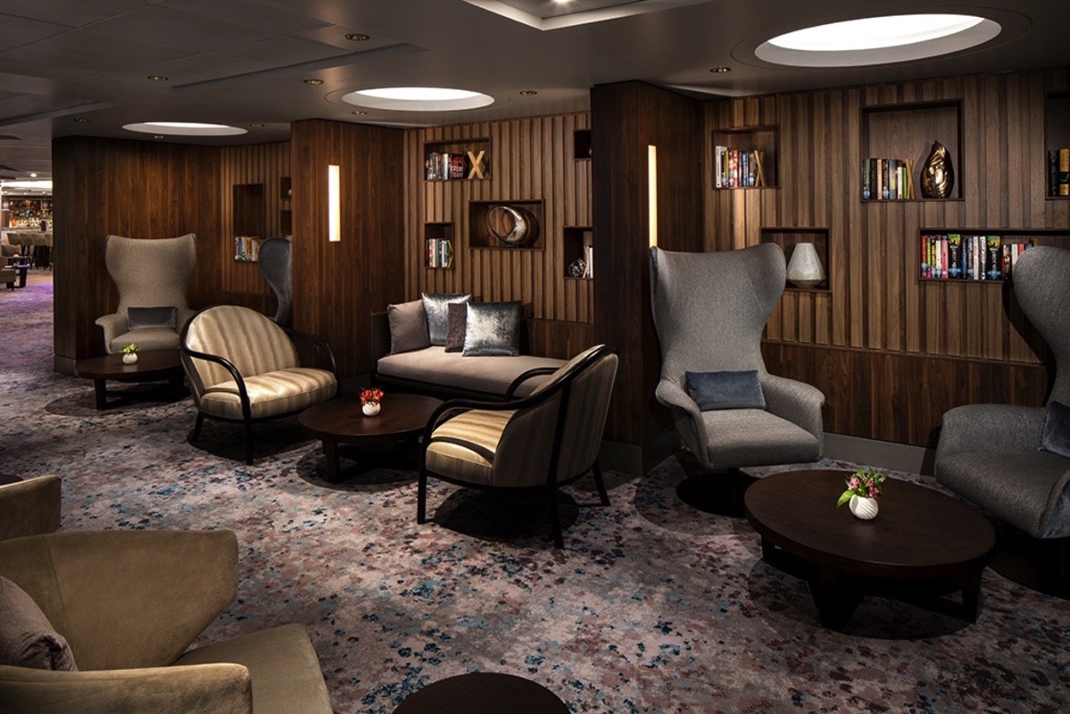 Celebrity Cruises Rendezvous Lounge 2.jpg
