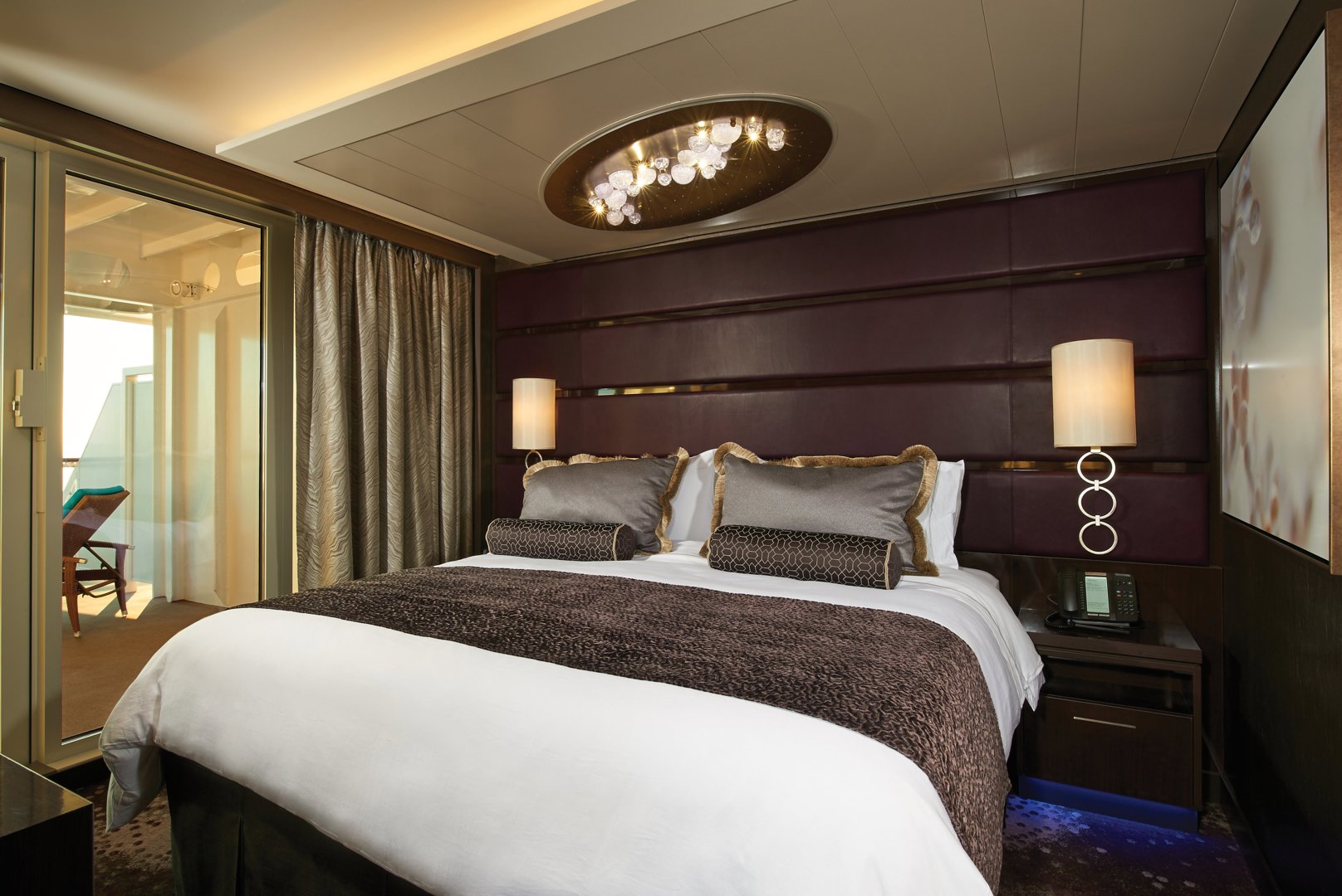 The Haven Deluxe Owner's Suite with Balcony