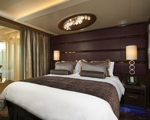 NCL Norwegian Escape The Haven Deluxe Owner's Suite with Balcony 2.jpeg