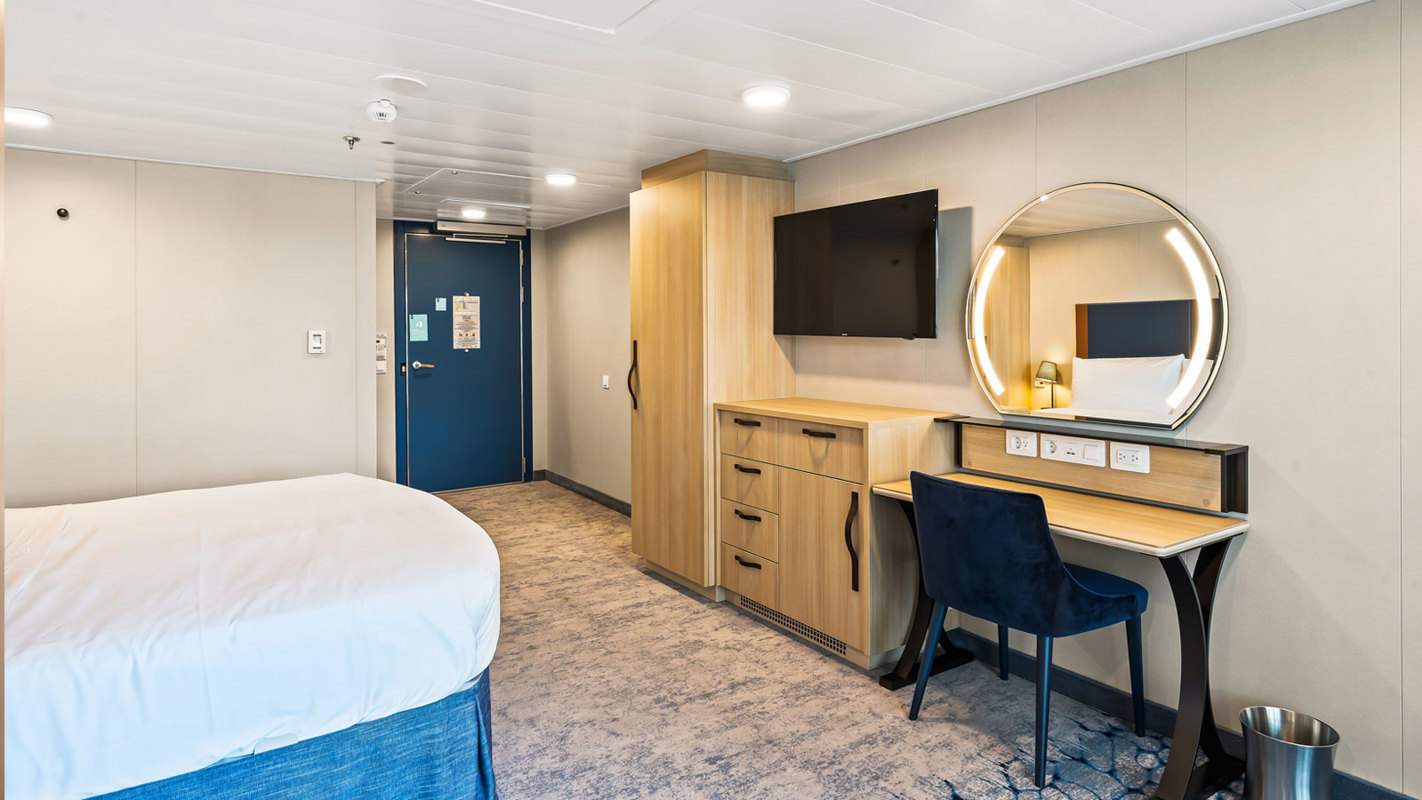 RCI Wonder of the Seas Central Park View Balcony Accessible 2.jpeg