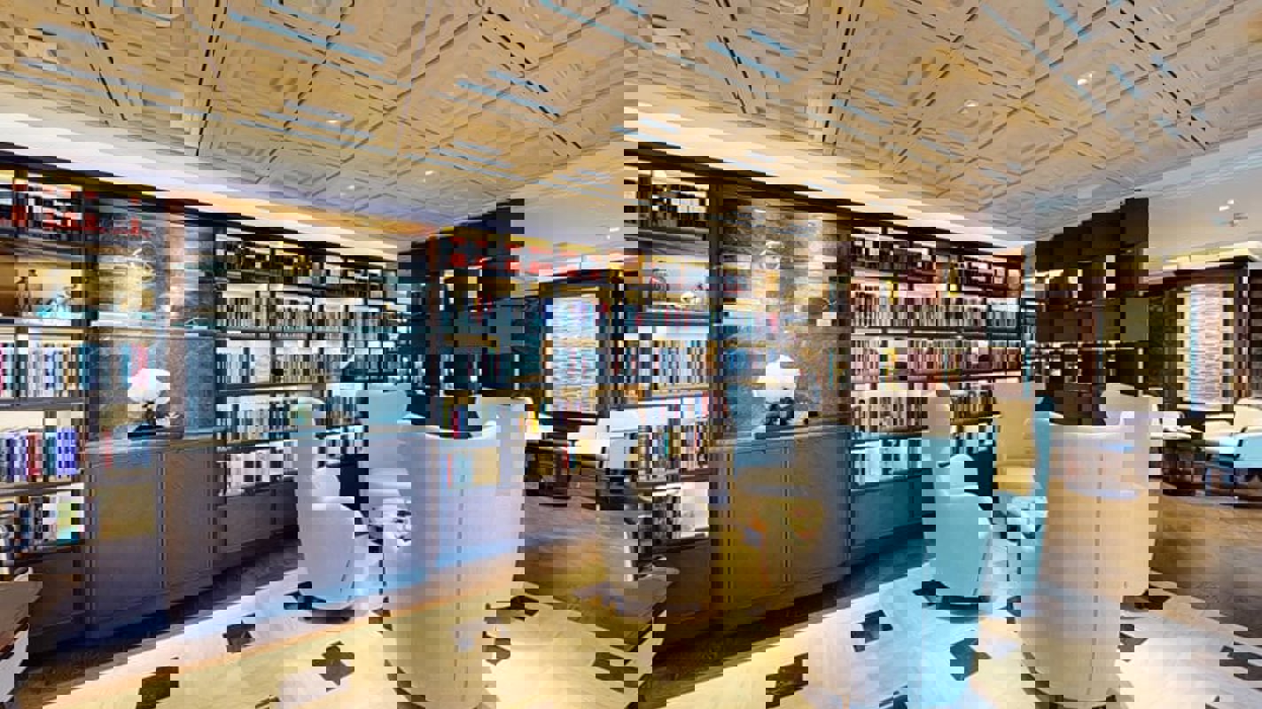 RSSC Seven Seas Grandeur - Library.jpg