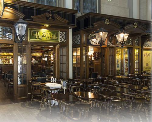 RCI Wonder of the Seas English Pub.png