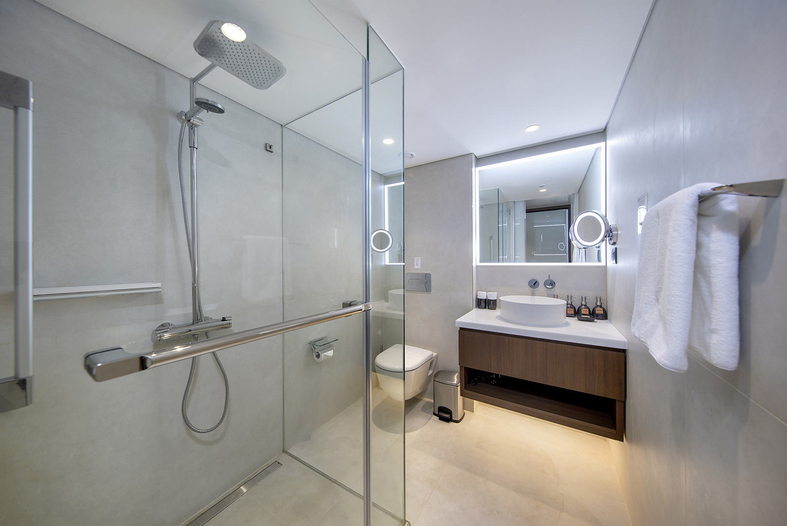 Emerald Panorama Balcony Suite