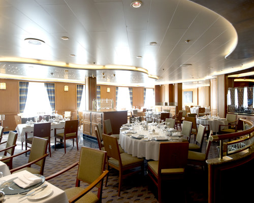 P&O Cruises Azura Interior Peninsular.jpg